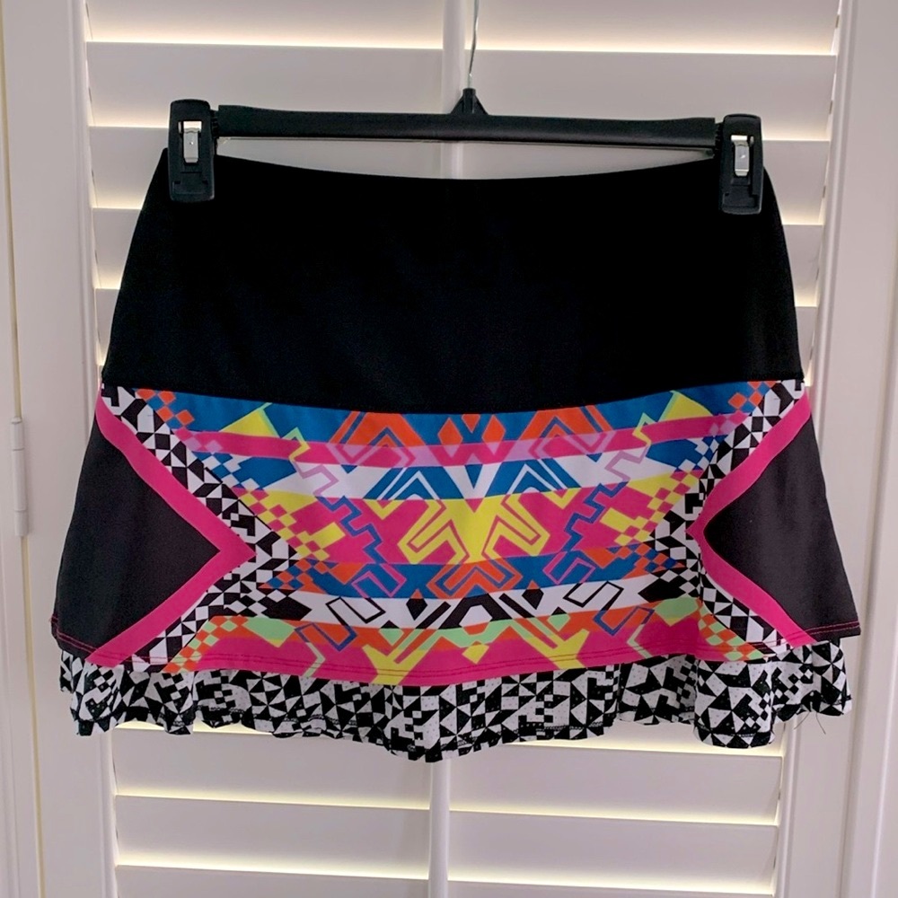 Lucky in Love Neo Geo Tiered Skort - Picture 2 of 12